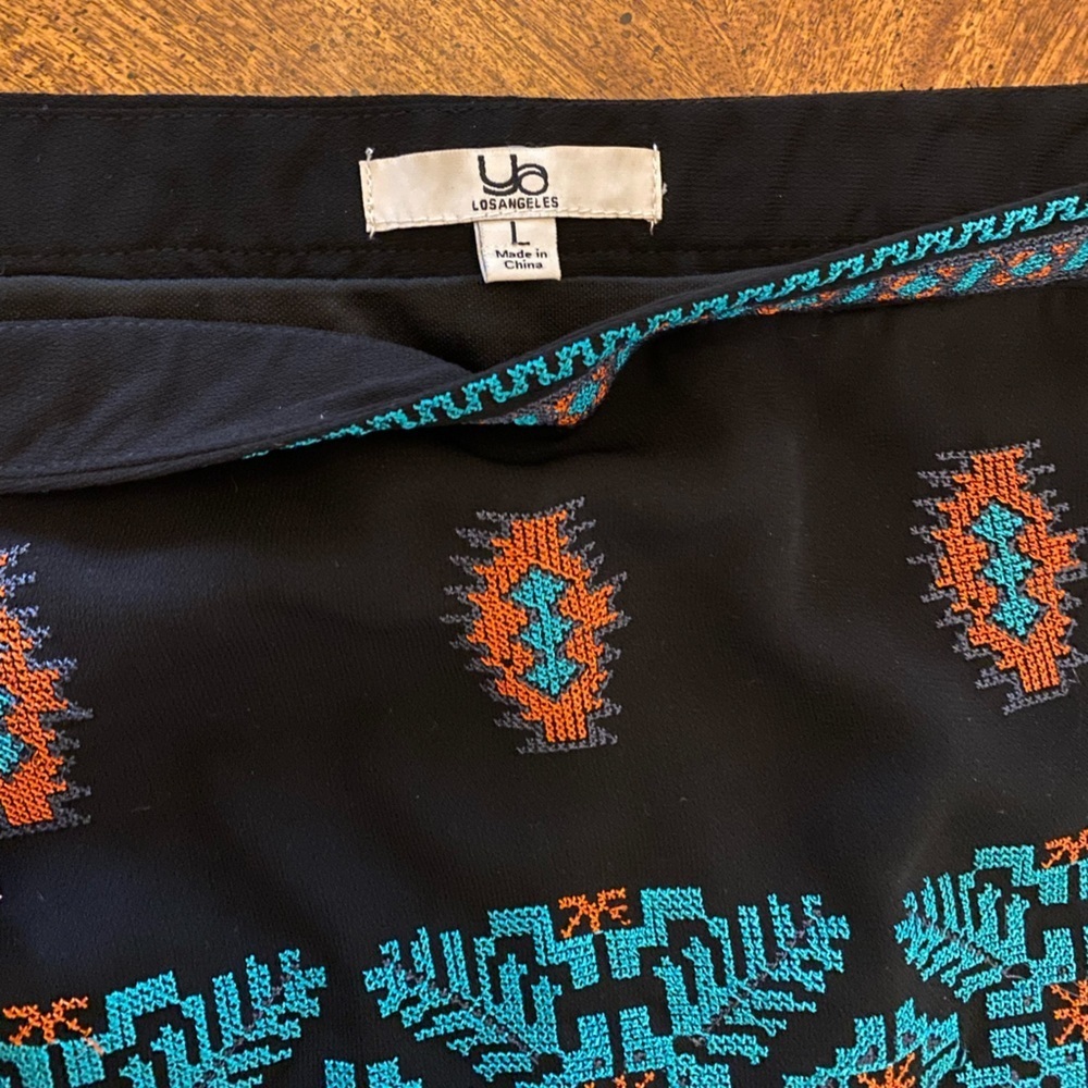 Los Angeles Embroidery Skirt - Picture 3 of 4